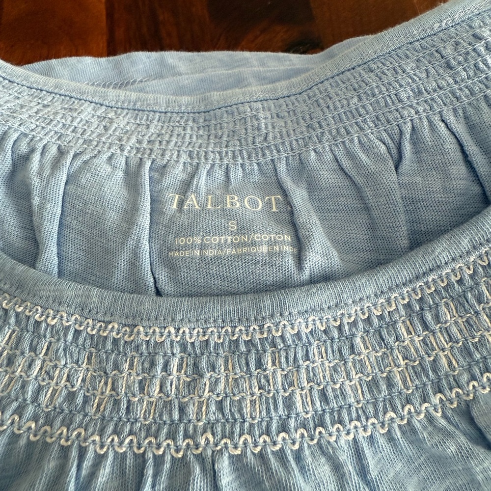Talbots Slub CottonTop. Very pretty. Never worn